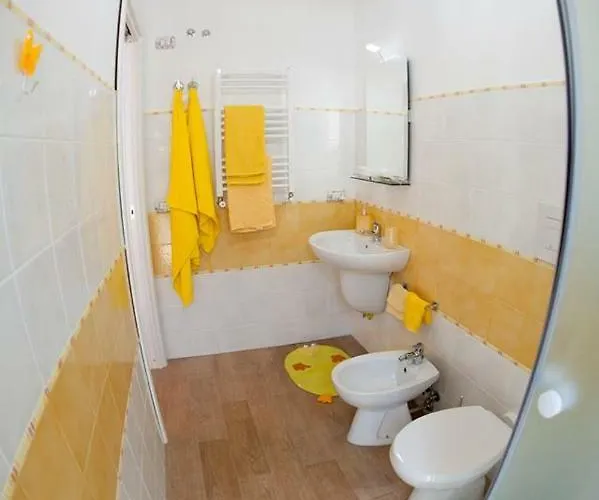 Alojamento de Acomodação e Pequeno-almoço O' Paese E Masaniello Nápoles