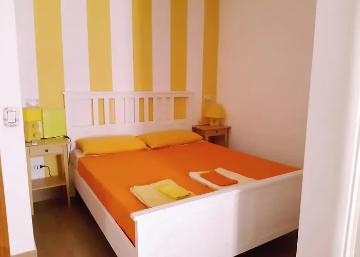 Alojamento de Acomodação e Pequeno-almoço O' Paese E Masaniello 4*